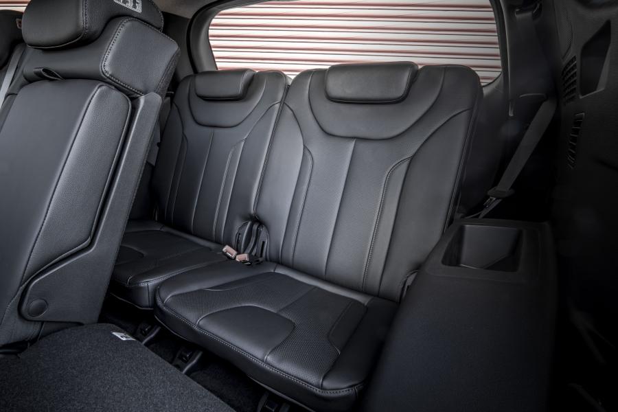 Интерьер Hyundai Santa Fe (TM) 2018 года  (UK) (фото 14 из 40)